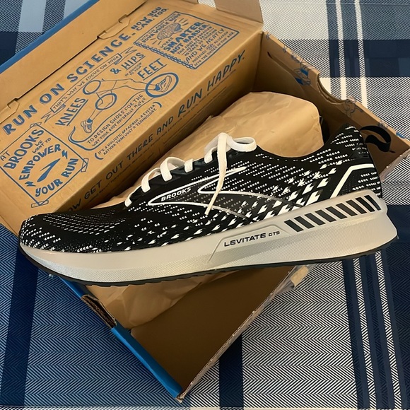 BROOKS LEVITATE CTS - Picture 4 of 8